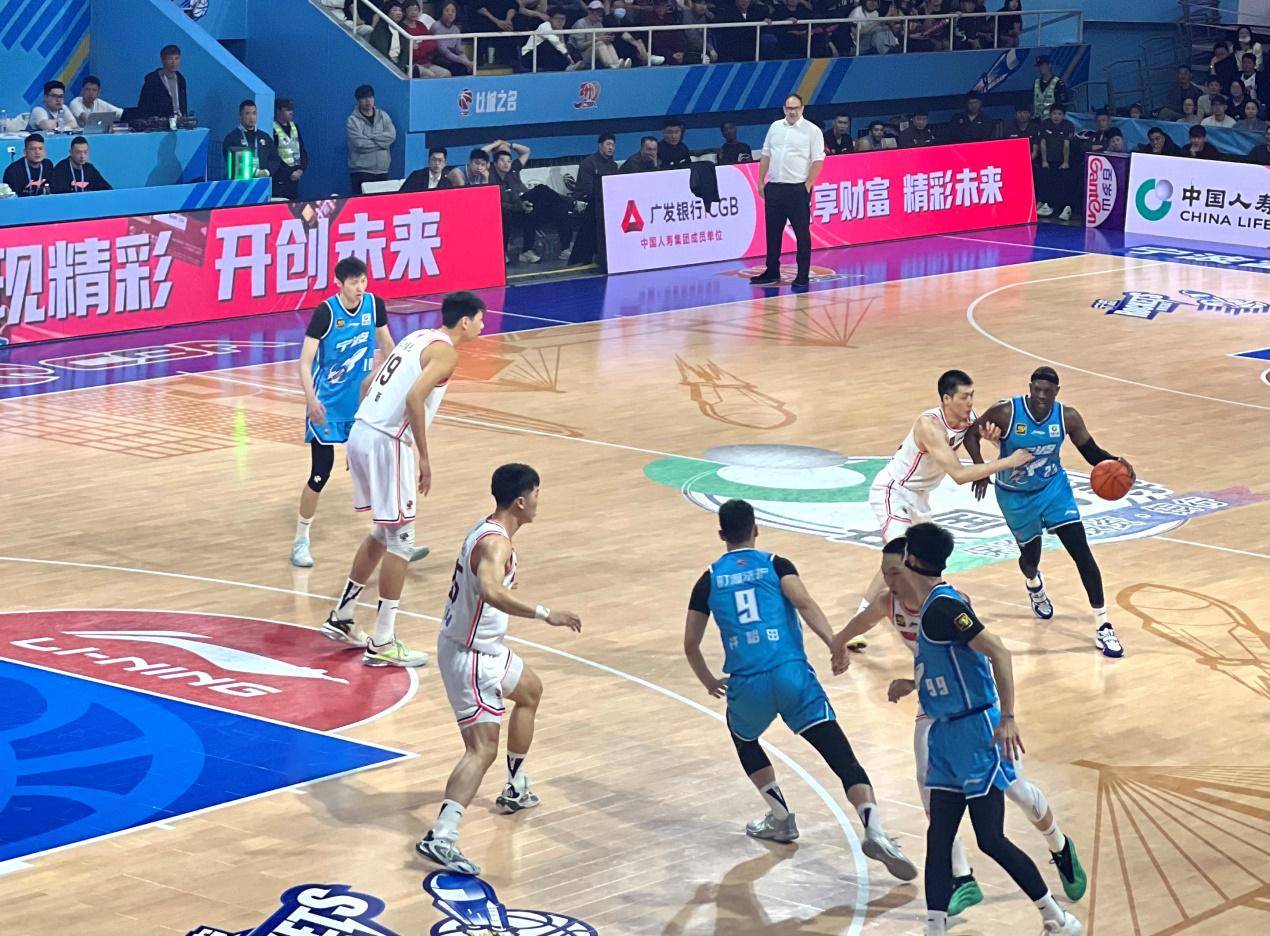 欧博官网娱乐比赛过程精彩纷呈，CBA联赛气氛热烈